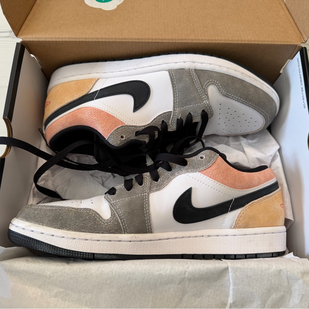 Air Jordan 1 Low SE sneakers - Black/Sundial-Magic Ember